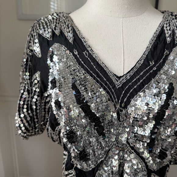 Vintage 70s 80s Silk Silver Sequins Butterfly Crop Top XS S - Picture 3 of 9